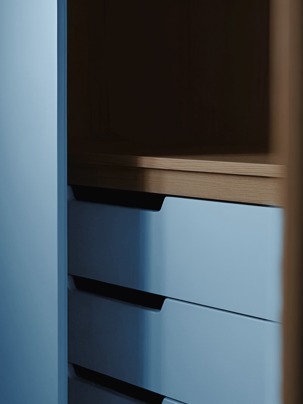 Шкаф Фредо в синей эмали  170*45*220 